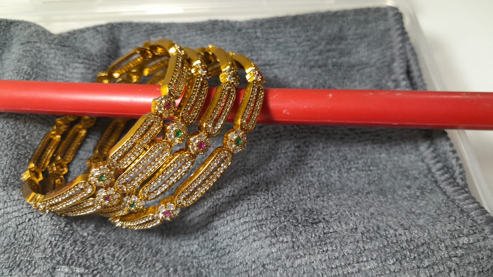 STYLISH BANGLES-(2-6) size