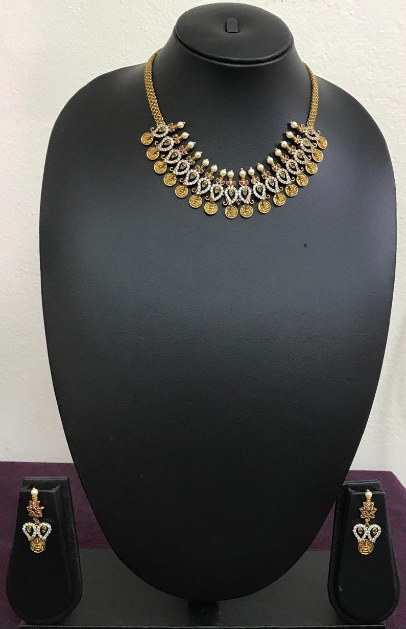 Short Chain With Mango Leaves Design