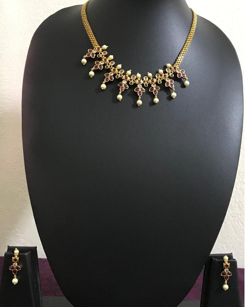 Short Chain With Pearls