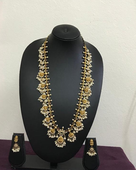 BEAUTIFUL PEARL CHAIN SET ALONG WITH EAR RINGS